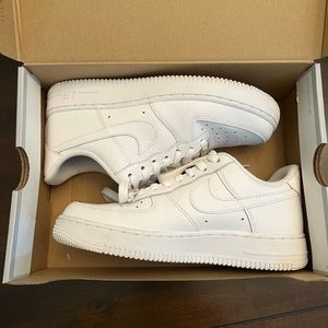 Women’s Nike sore force 1’s